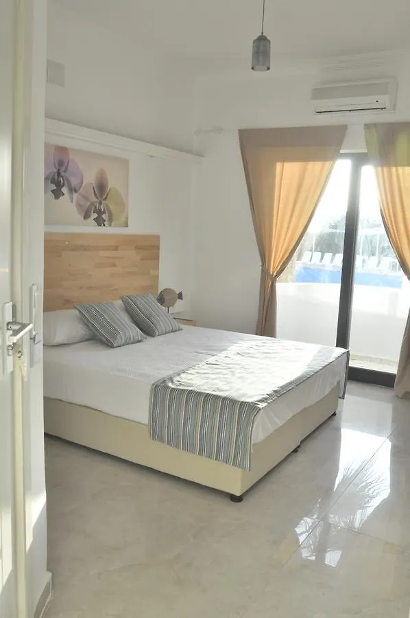 ホテル Otel Marinada ビテツ